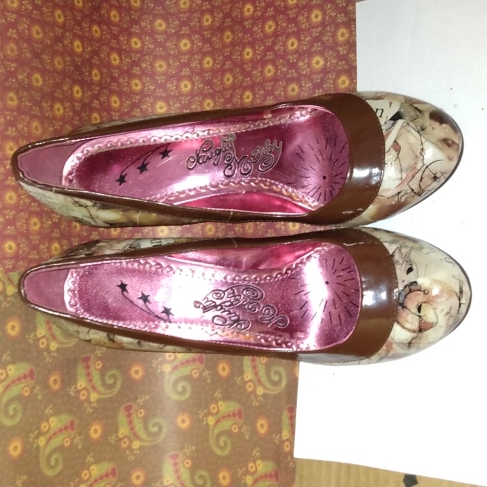 Naughty Monkey women's brown and cream heels 8 New